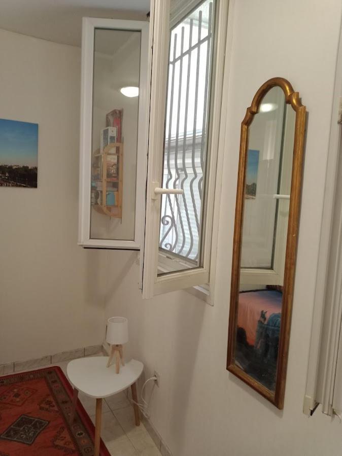 Petite Maison: Charming Self-Clean Stay in Prime Location Paris Exterior photo